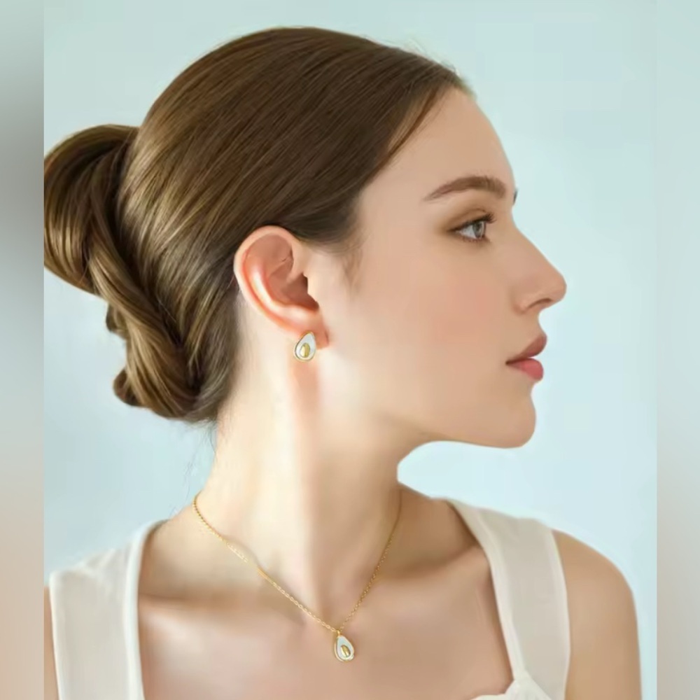 18K Gold Avocado W/ Seashell Accents Earring Set Minimalist Bohemian No Fade - Picture 6 of 9